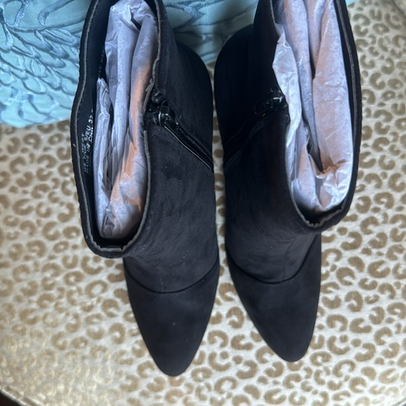 NIB Just Fab “Out West” pink blue floral embroidered faux suede stiletto bootie - Picture 6 of 11